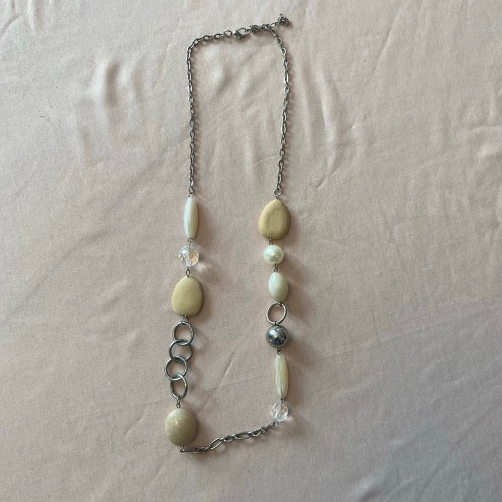 ✨3/$20✨ Women’s Beaded Necklace